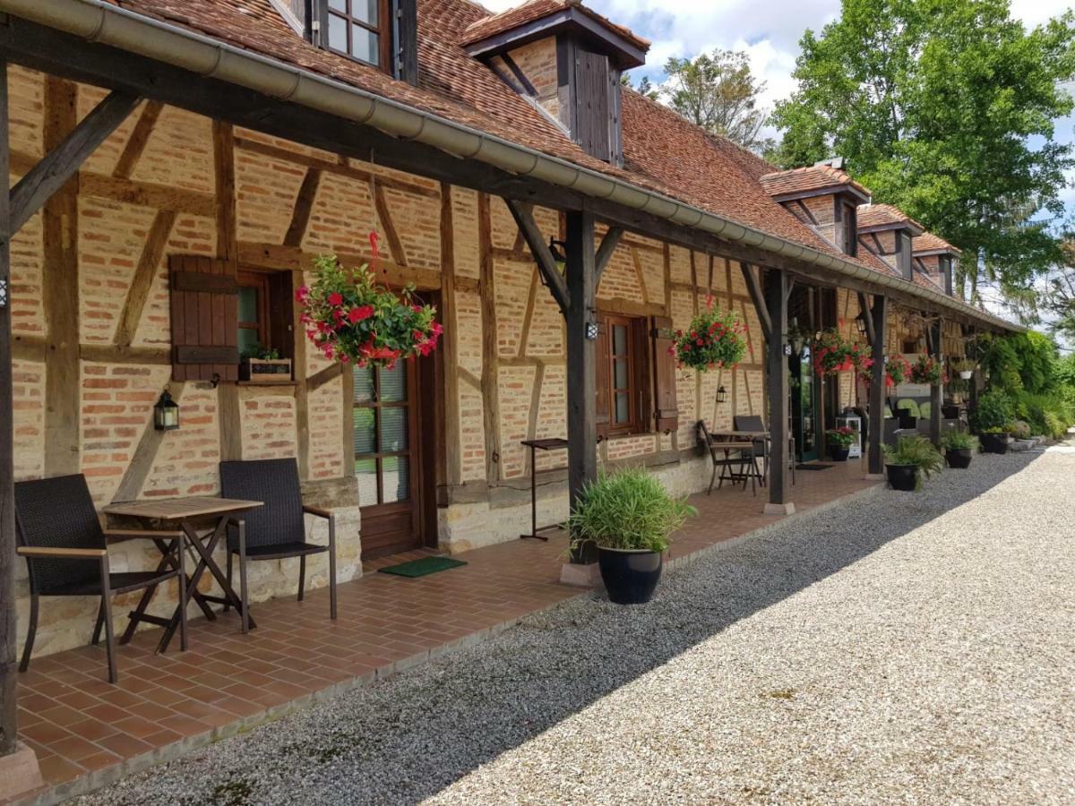 Le Venay Bed & Breakfast Frontenaud ภายนอก รูปภาพ