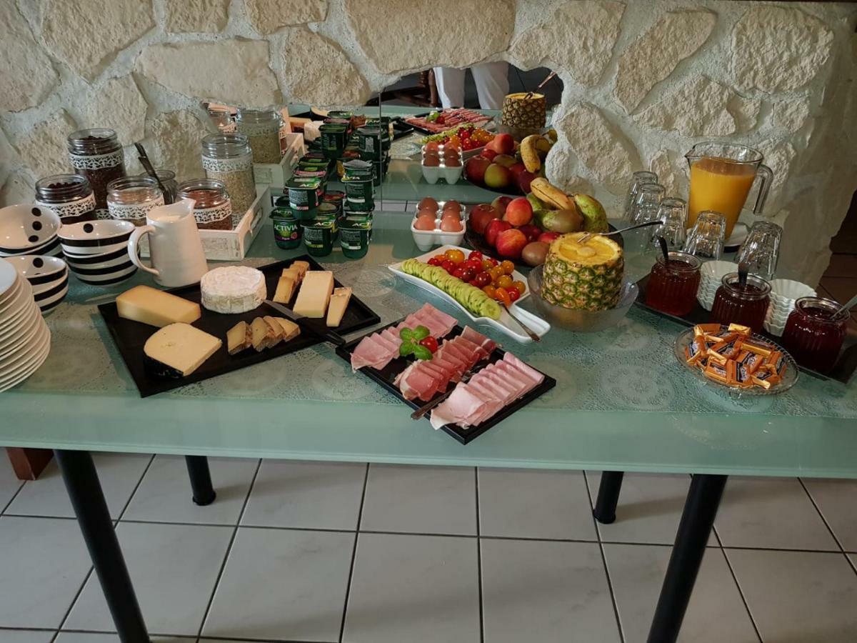 Le Venay Bed & Breakfast Frontenaud ภายนอก รูปภาพ